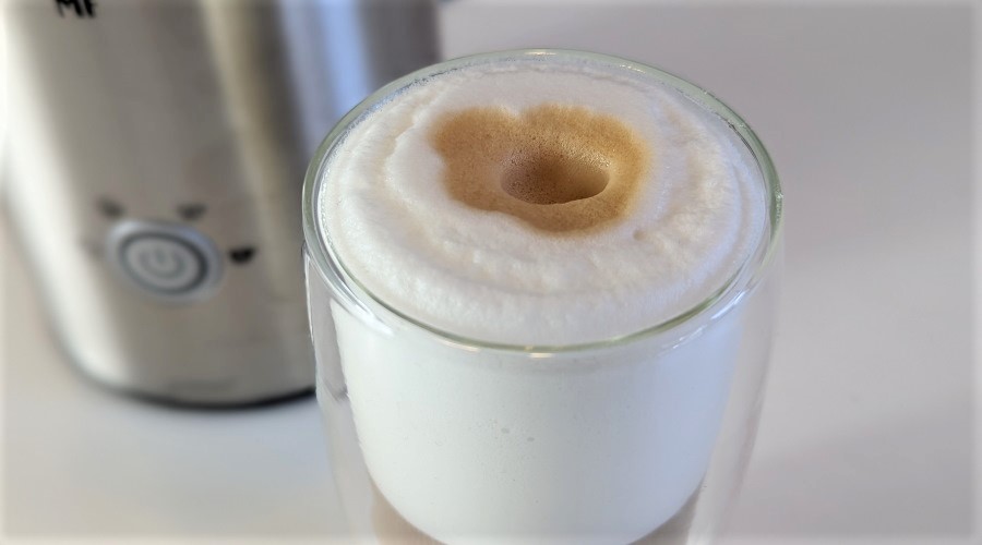 Lono Milk and Choc Milchschaum im Glas